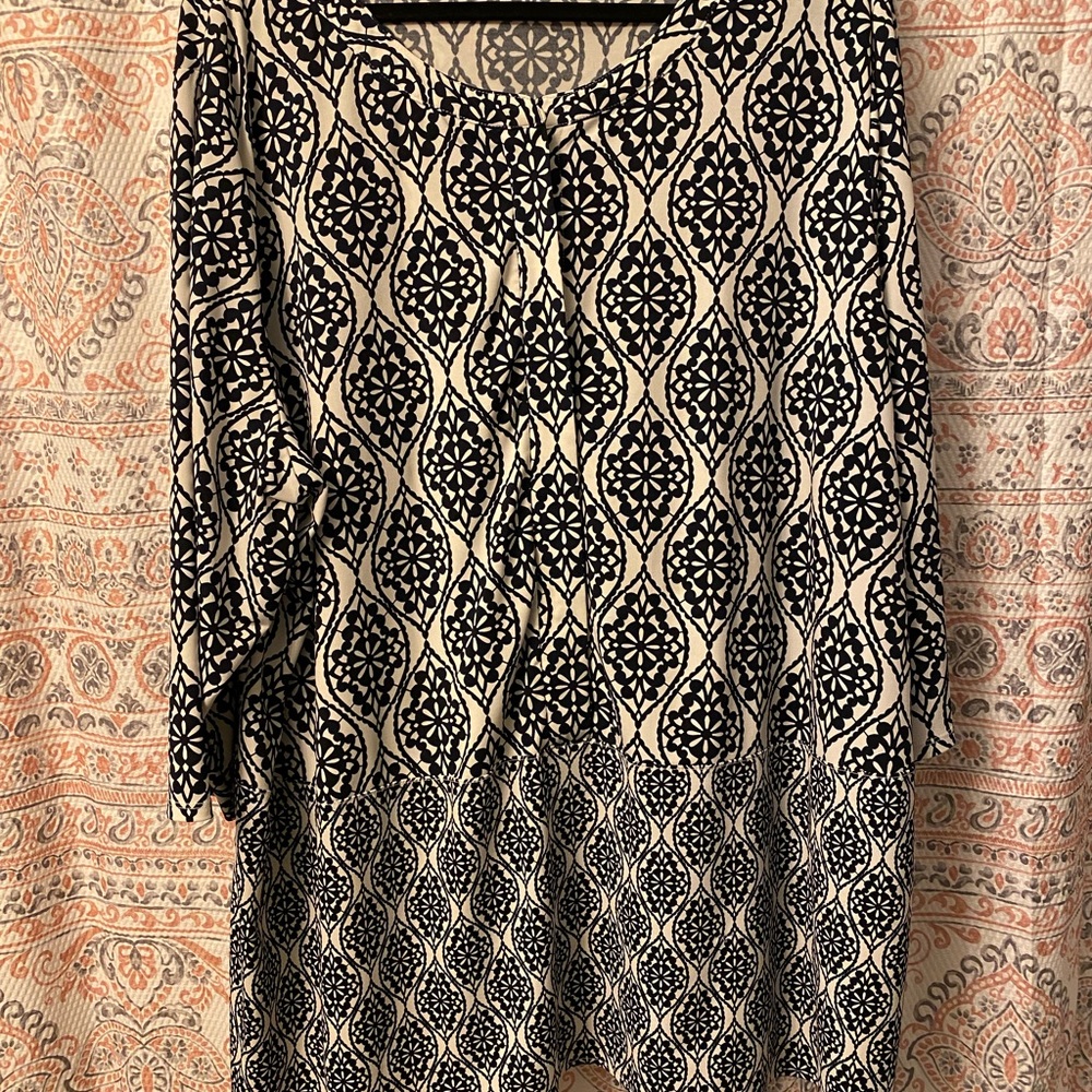 Croft and Barrow White and Navy Mediterranean Print Top- 3X 24/26